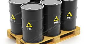 عکس با کیفیت بشکه های سیاه حاوی نفت در کنار هم و درون بسته بندی صادراتی یا وارداتی