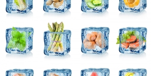 مجموعه 25 قطعه عکس با کیفیت میوه های یخی داخل قالب یخ