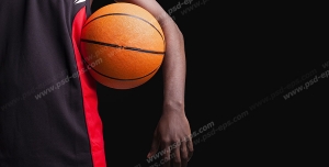 عکس با کیفیت تبلیغاتی توپ بسکتبال در دست بازیکن
