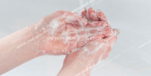 عکس با کیفیت تبلیغاتی شستن دست ها با مایع دستشویی