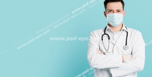 عکس با کیفیت تبلیغاتی دکتر با روپوش سفید و دست به سینه ایستاده و ماسک بر صورت با بک گراند آبی